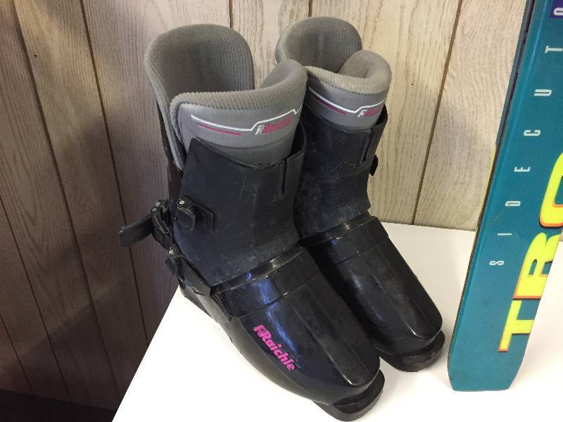 lot 37 image: USA Triaxial TRC Sidecut Skis & Raichle Ski Boots 9