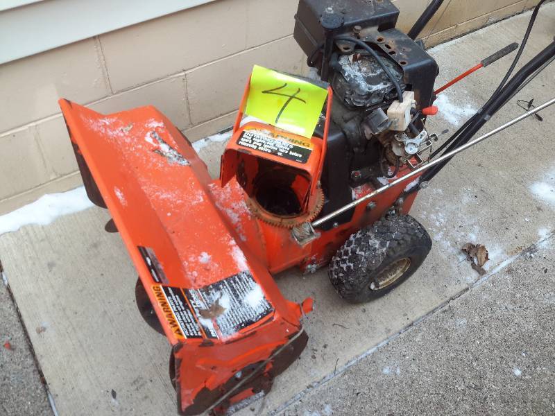 lot 4 image: Ariens, 5 H.P. 2 Stage snow Blower.. Needs some work