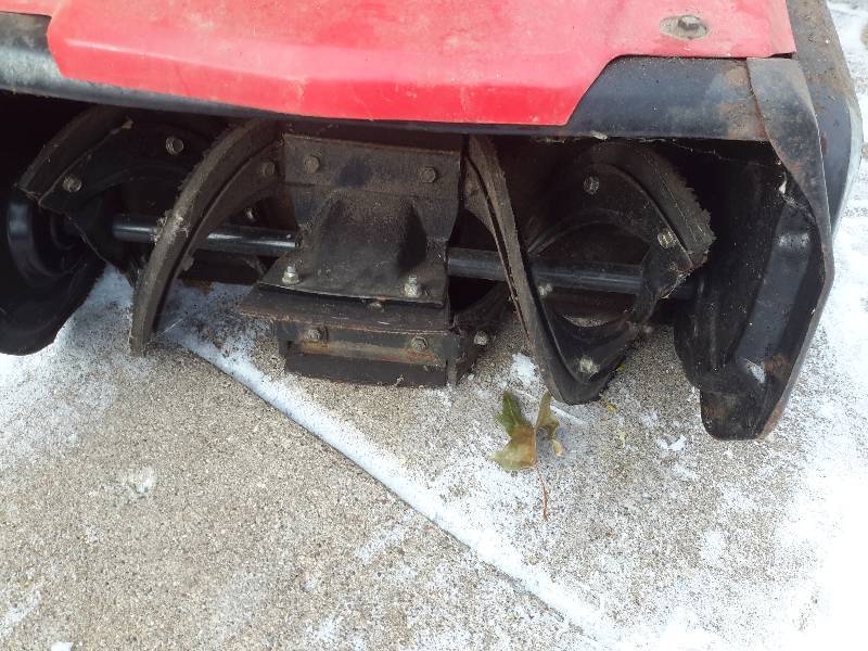 lot 9 image: HONDA, HS35 Snow Blower