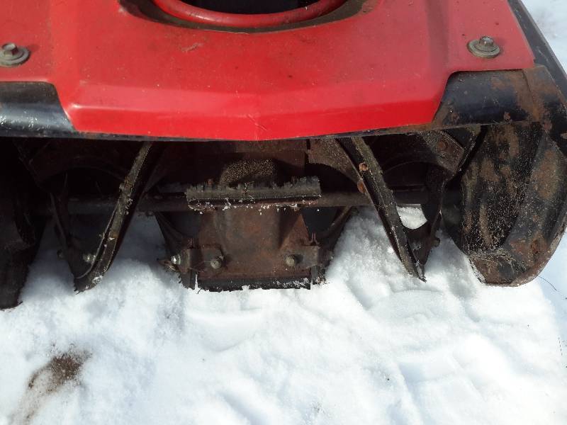lot 11 image: HONDA, HS35 Snow Blower