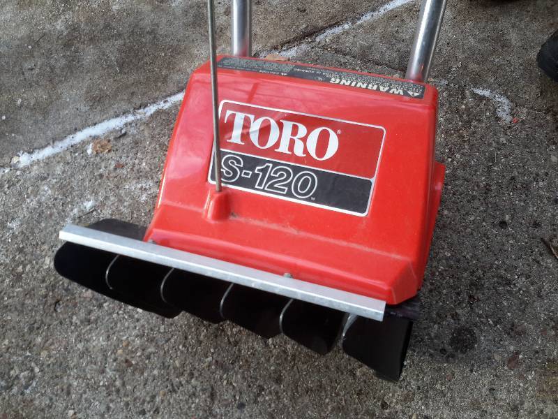 lot 31 image: Toro, S 120, Electric Snow Blower