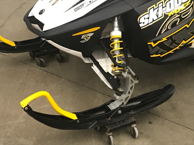 lot 1 image: 2007 Ski-Doo Renegade MXZ 800