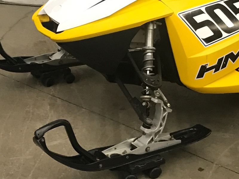 lot 2 image: 2004 Ski-Doo MXZ 440