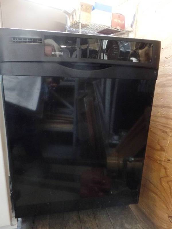 lot 322 image: KENMOR BUILT IN DISHWASHER