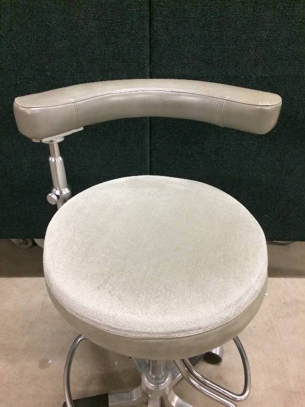 lot 15 image: Pelton & Crane Front-Row Dental Stool