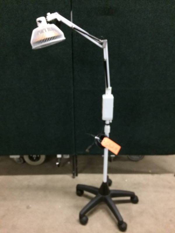 lot 34 image: Floor Style Digital TDP Lamp-CQ36 INFRARED THERAPY DEVICE- Great Working condition