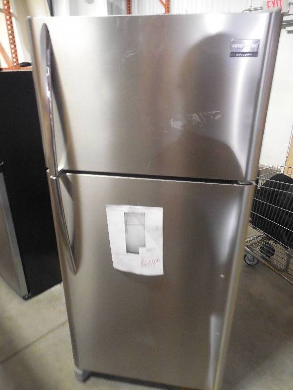lot 23 image: 18.3 cu. ft. Top Freezer Refrigerator in Smudge-Proof Stainless Steel