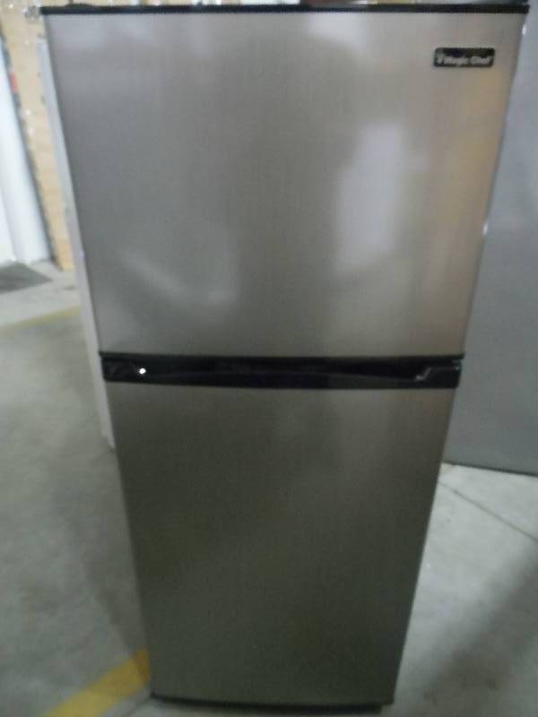 lot 24 image: 9.9 cu. ft. Top Freezer Refrigerator in Stainless
