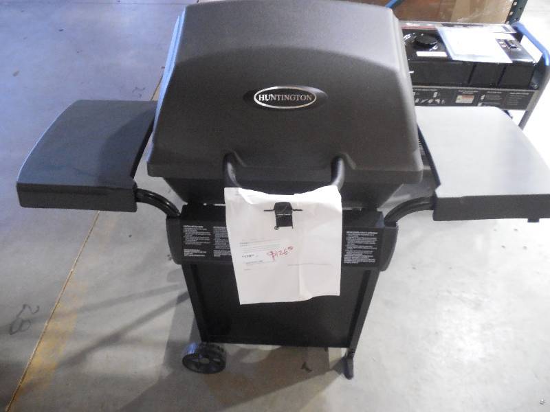 lot 32 image: Huntington Cast 3200 2-Burner Propane Gas Grill