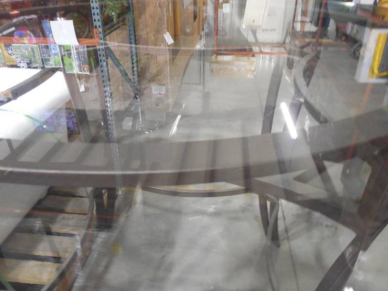 lot 82 image: 48 round table