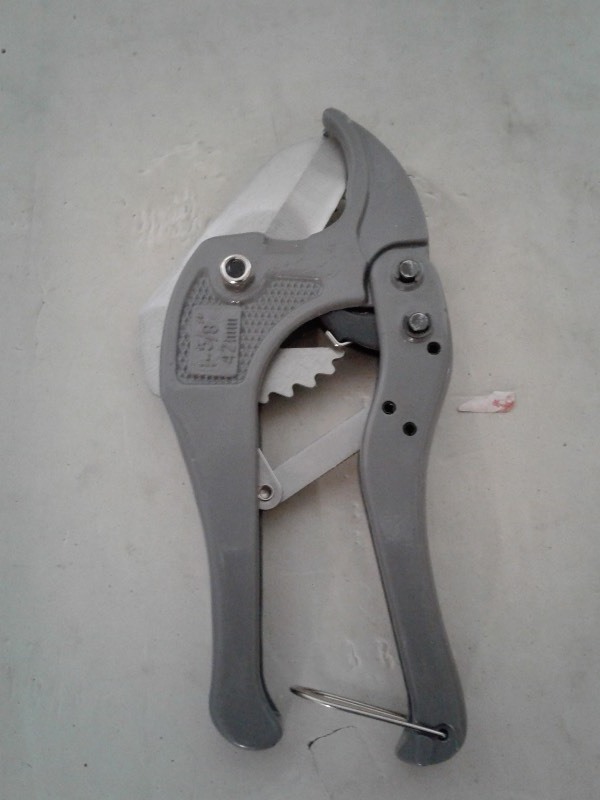 lot 44 image: HDX Ratcheting PVC Cutter