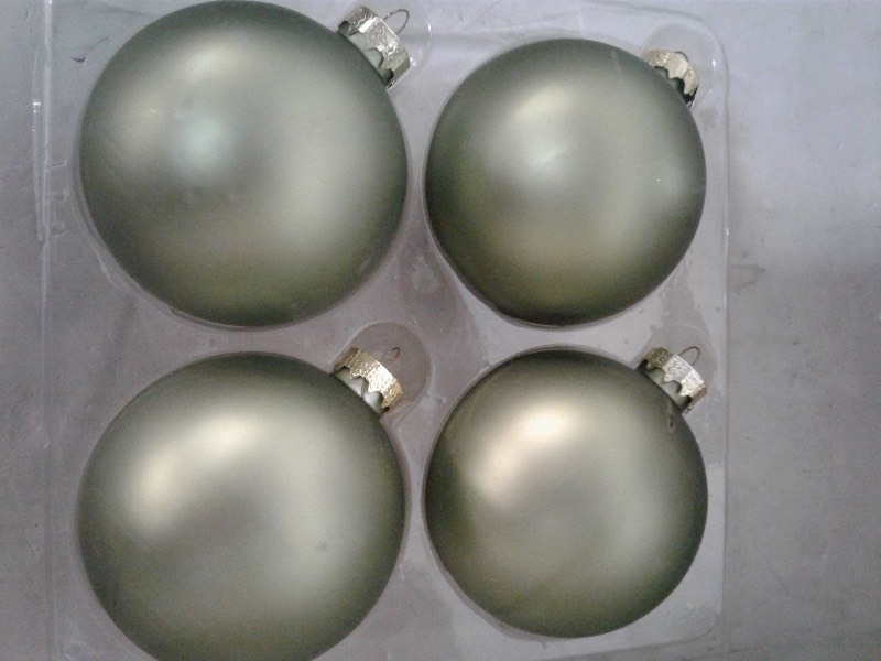 lot 104 image: 24x Large Green Christmas Ordainments balls