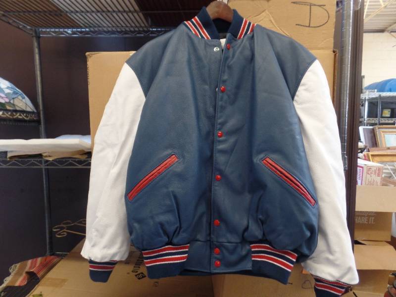 lot 409 image: TEAM JACKET - NEW