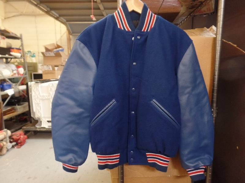 lot 420 image: TEAM JACKET - NEW