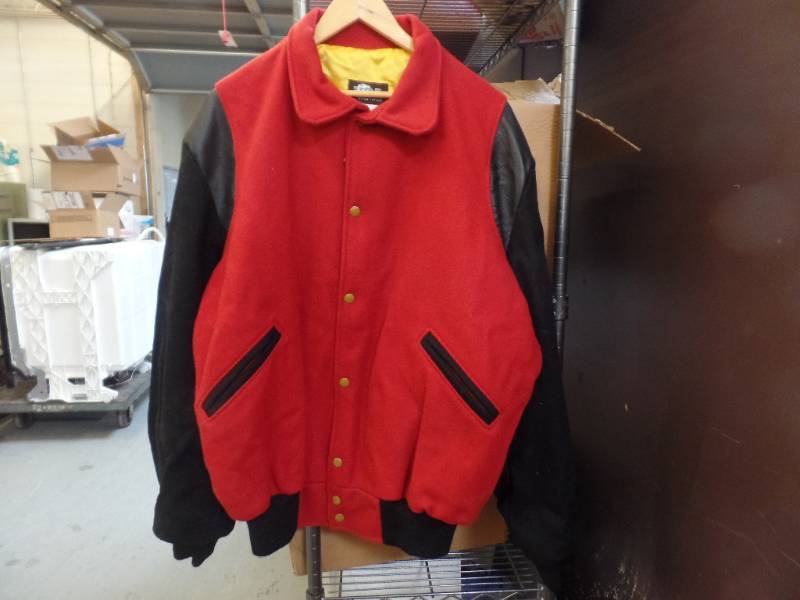 lot 421 image: TEAM JACKET - NEW