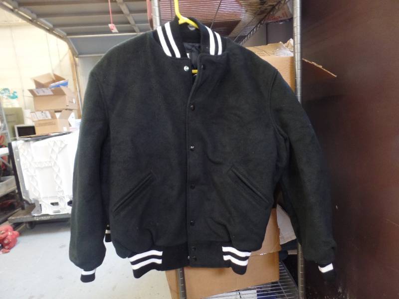 lot 424 image: TEAM JACKET - NEW
