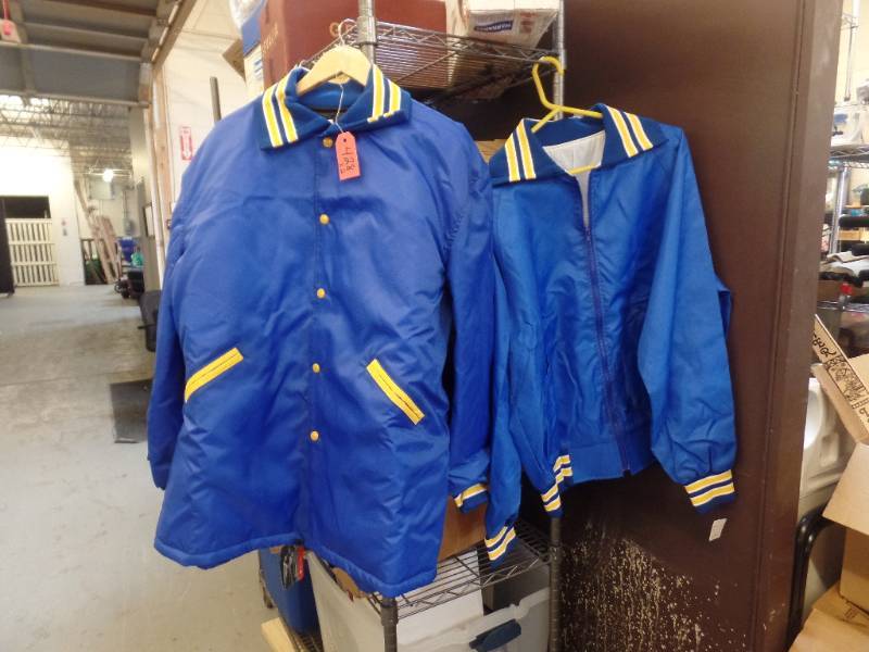 lot 428 image: TEAM JACKET AND WARM UP JACKET - NEW