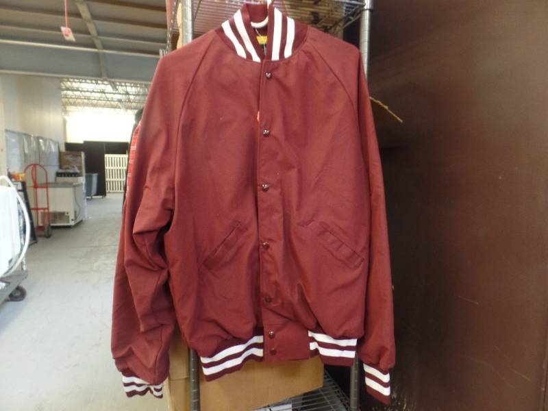 lot 433 image: TEAM JACKET - NEW
