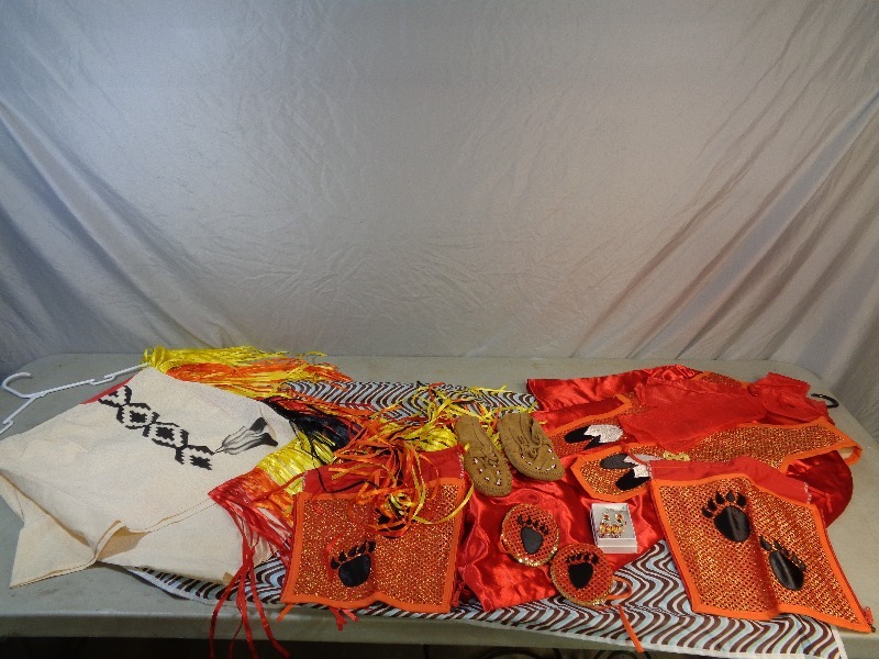 lot 11 image: Native American Outfit with Accessories