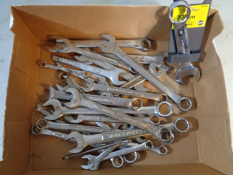 lot 29 image: Assorted Metric Wrenches