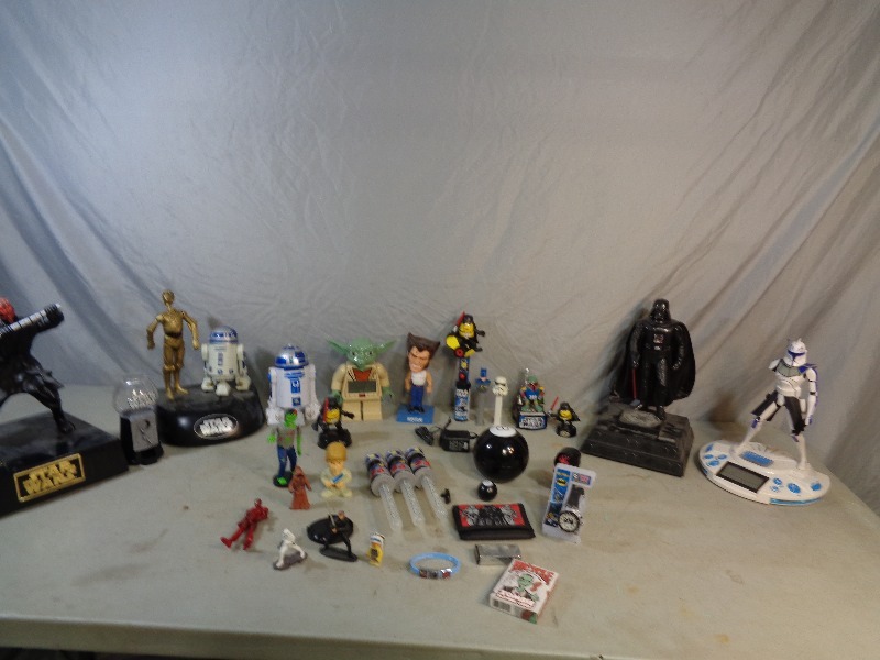 lot 56 image: Star Wars Collectibles and More