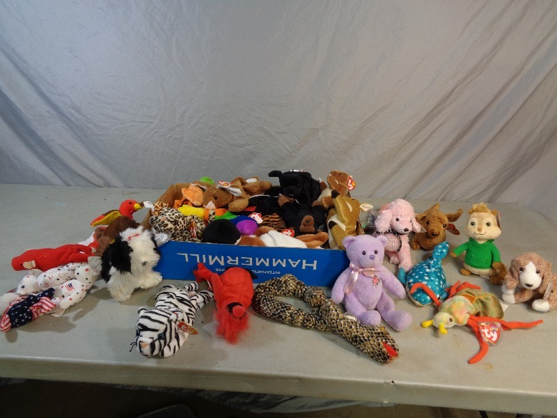 lot 58 image: Large Assortment of Beanie Babies