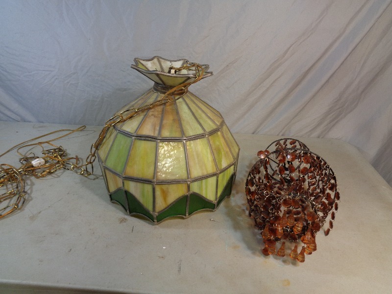 lot 60 image: Light Fixtures
