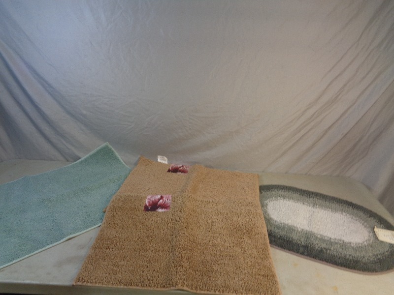 lot 73 image: 4 New Non Slip Rugs