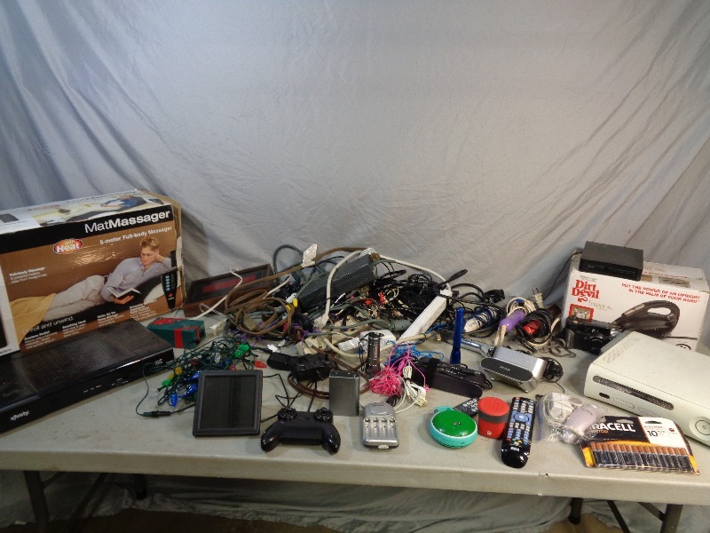 lot 82 image: Assorted Electronics