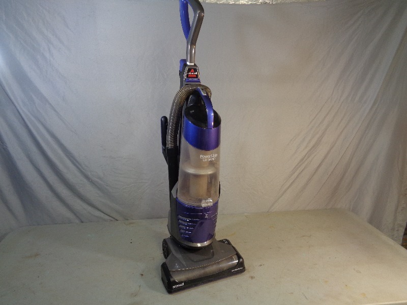 lot 84 image: Bissel Vacuum