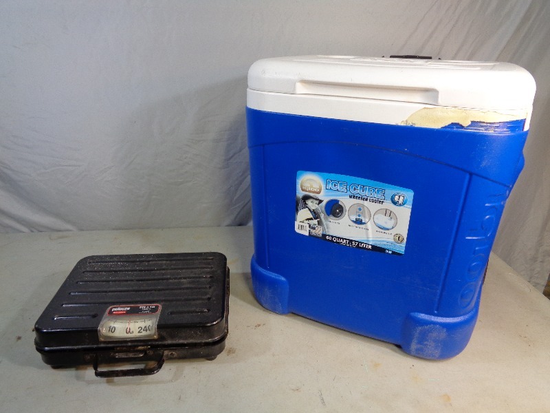 lot 86 image: Pelouze Scale and Cooler