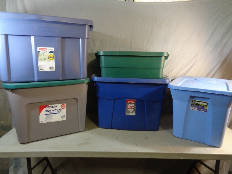 lot 94 image: 5 Assorted Totes with Lids
