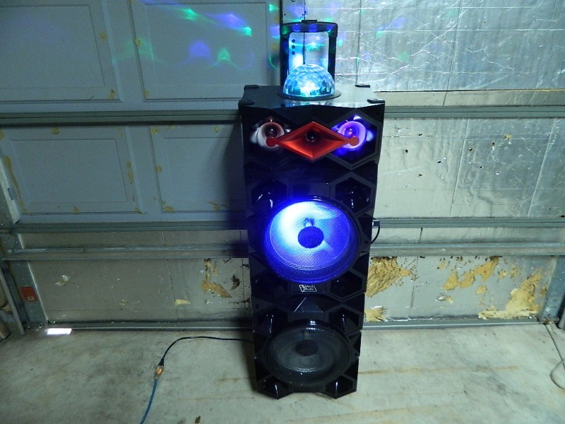 lot 2 image: New Portable Party  Tailgate Speaker