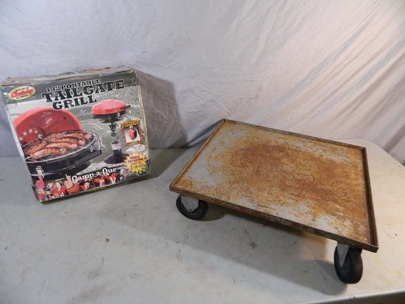 lot 97 image: New Tailgate Grill and Dolly