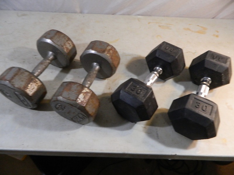 lot 104 image: Dumbbell Weights