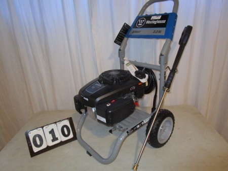 lot 10 image: Westinghouse 2700 PSI Gas Pressure Washer
