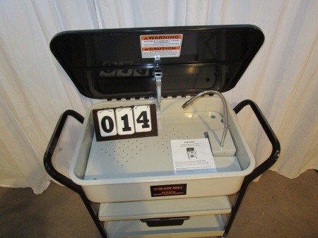 lot 14 image: Black Bull Portable Parts Washer
