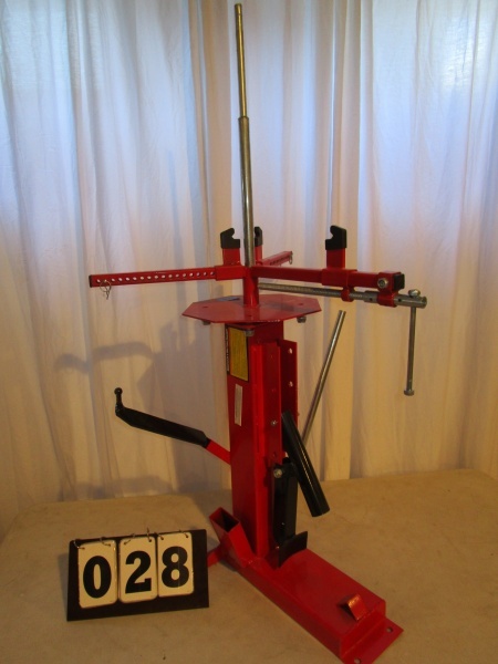 lot 28 image: Multi-Tire Changer