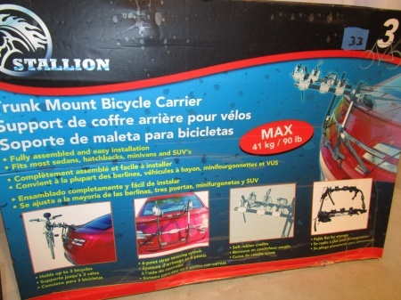 lot 33 image: Stallion Trunk Mount Bicycle Carrier