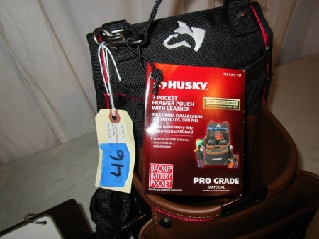 lot 46 image: Husky 3 Pocket Framer Pouch