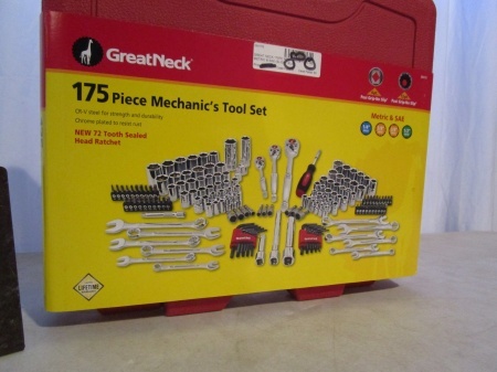 lot 80 image: Great Neck 175 pc Mechanics Tool Set