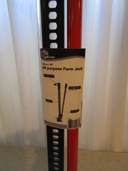 lot 111 image: All Purpose Farm Jack