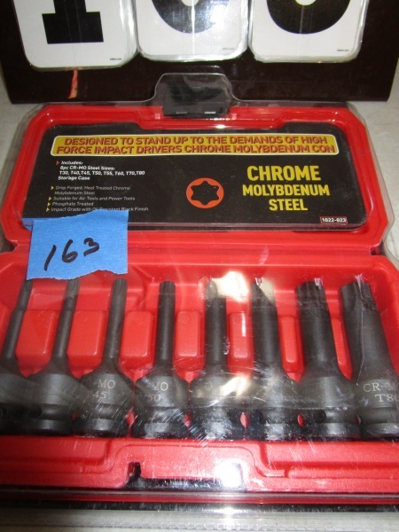 lot 163 image: 12 Drive Impact Star Socket Set