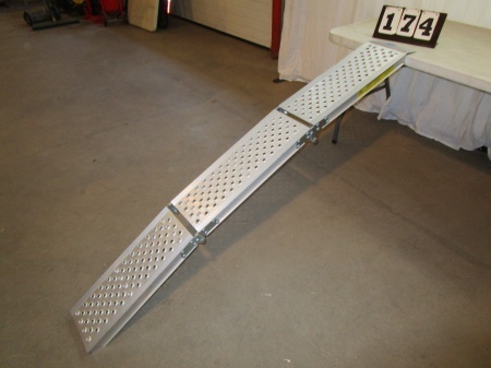lot 174 image: Aluminum Folding Loading Ramp
