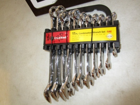 lot 198 image: Great Neck 11 pc Combination Wrench Set - SAE