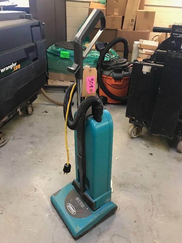 TENNANT COMMERCIAL VACUUM ABI 428 JANITORIAL MACHINES AND MORE KBID