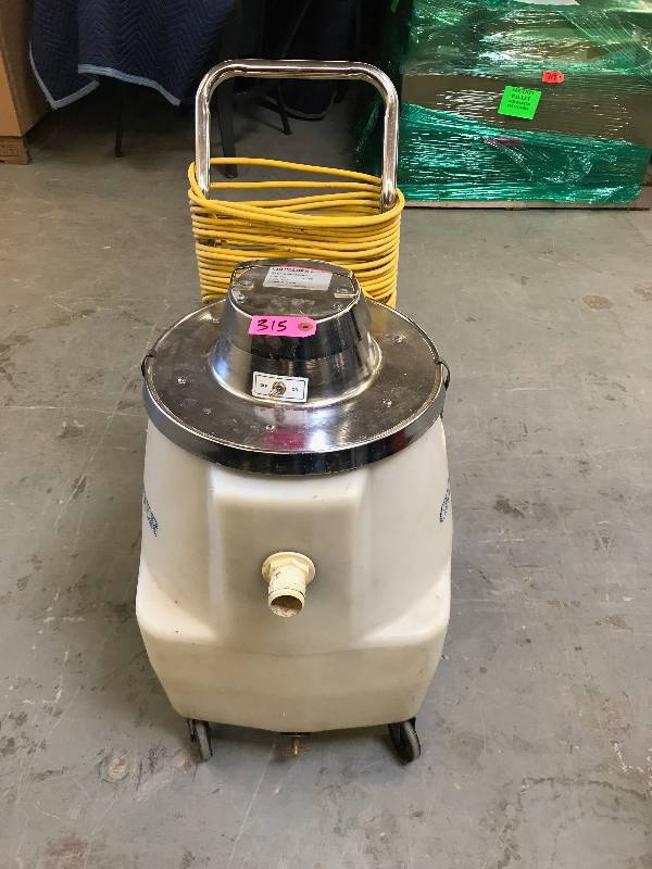 CRUSADER COMMERCIAL VACUUM