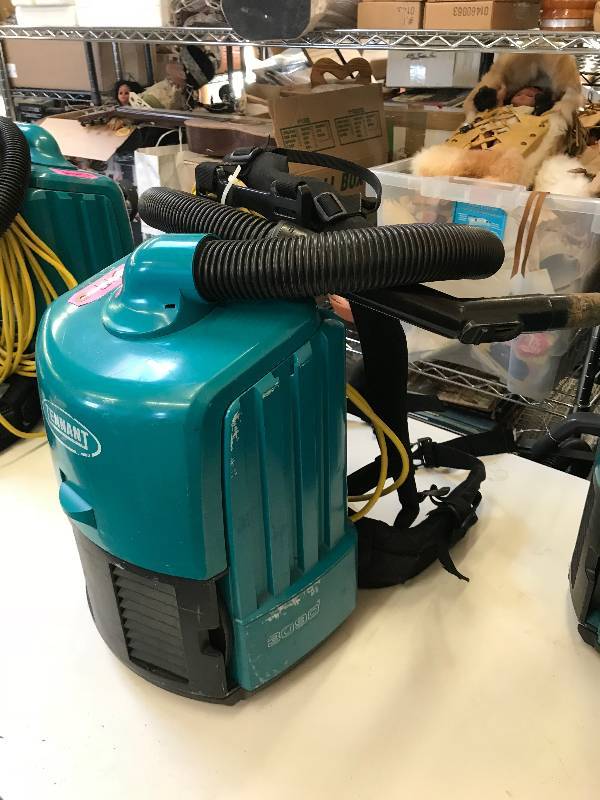 TENNANT BACKPACK VACUUM