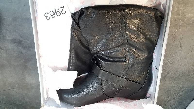 lot 2963 image: Journee Collection Womens Tiffany Boot  Boots Wide Calf Black - Size 8.5
