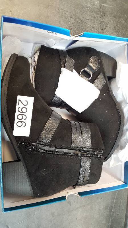lot 2966 image: Easy Street Womens Coby Bootie Boot  Boots Black- Size 9